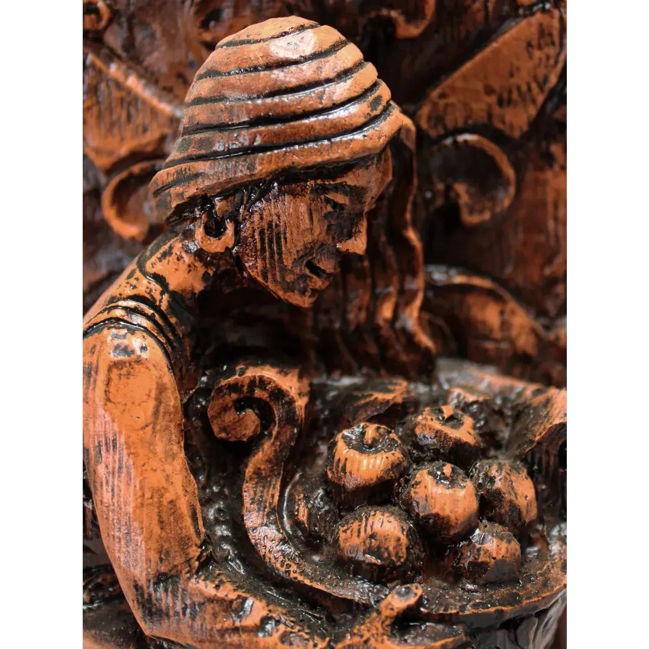 Seated Idunna Statue