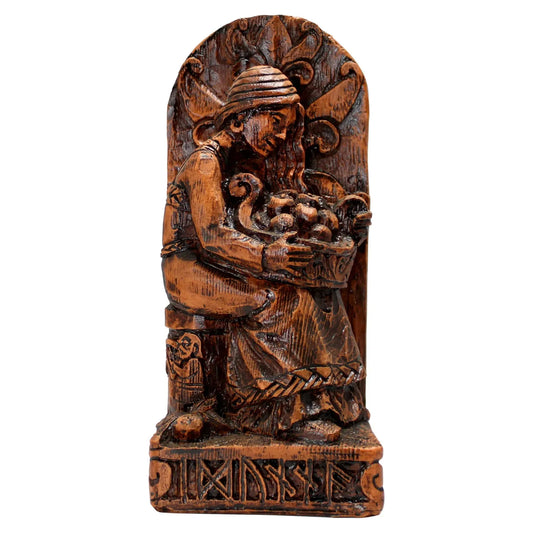 Seated Idunna Statue